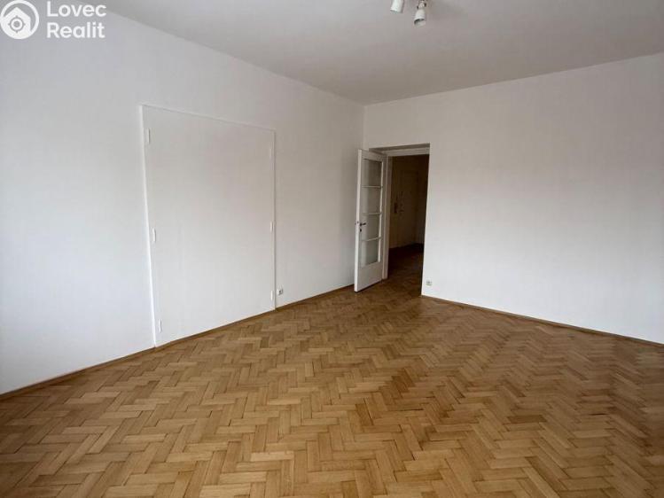 Pronájem bytu 3+1 Praha, Nikoly Tesly č. 7