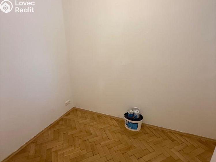 Pronájem bytu 3+1 Praha, Nikoly Tesly č. 8