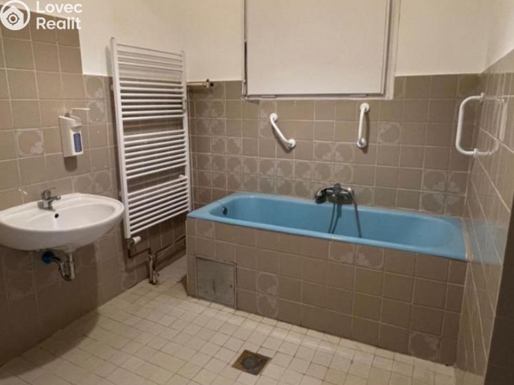 Pronájem bytu 3+1 Praha, Nikoly Tesly č. 10