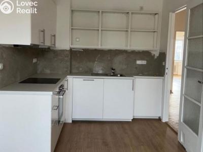 Pronájem bytu 3+1 Praha, Nikoly Tesly č. 2