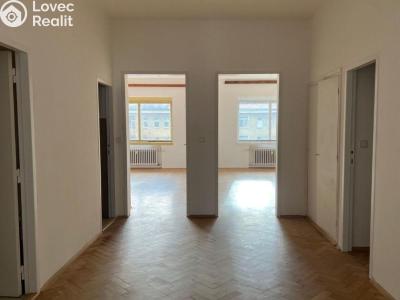 Pronájem bytu 3+1 Praha, Nikoly Tesly č. 3