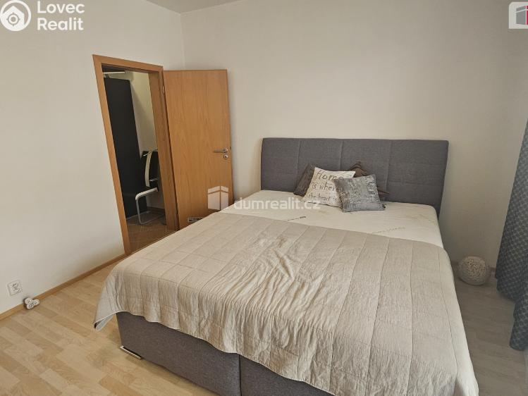 Prodej bytu 2+KK Praha-Řeporyje, Radouňova č. 15
