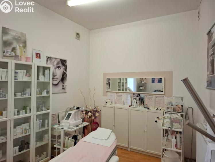 Pronájem obchodního prostoru Pardubice, třída Míru 450 č. 7