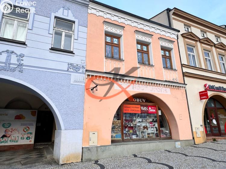 Prodej obchodního prostoru Valašské Meziříčí, Náměstí č. 1