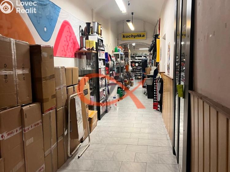 Prodej obchodního prostoru Valašské Meziříčí, Náměstí č. 10