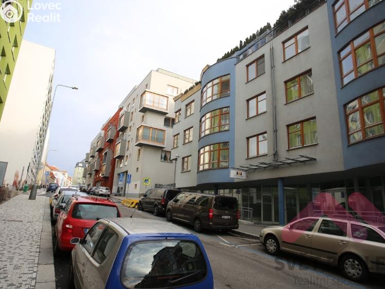 Pronájem bytu 2+KK Praha, Jeseniova 686/28 č. 22