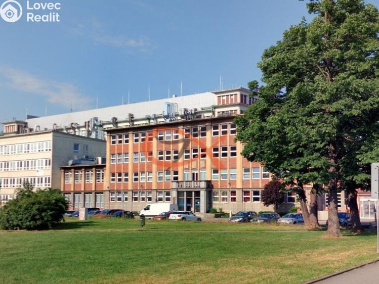 Оренда офісного приміщення Rožnov pod Radhoštěm, 1. máje č. 1