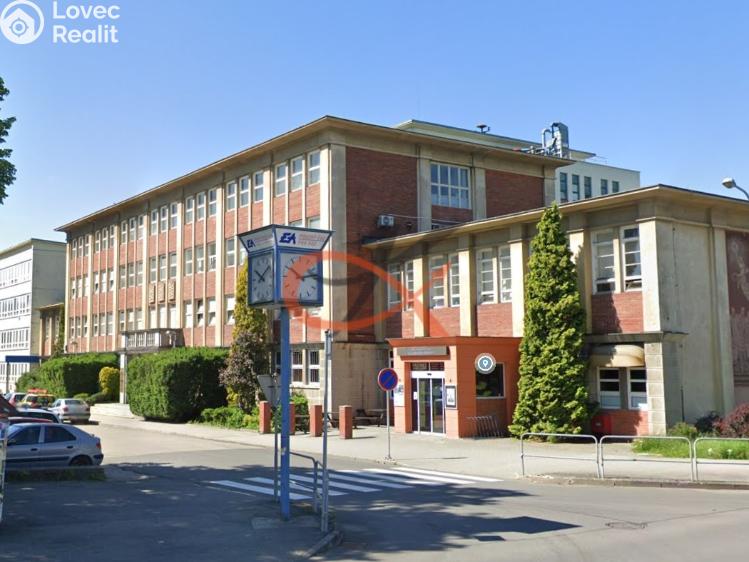 Оренда офісного приміщення Rožnov pod Radhoštěm, 1. máje č. 2