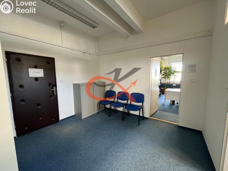 Оренда офісного приміщення Rožnov pod Radhoštěm, 1. máje č. 11