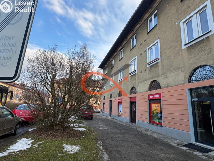 Оренда торгового приміщення Rožnov pod Radhoštěm, Náměstí Míru č. 4