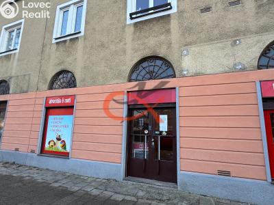 Pronájem obchodního prostoru Rožnov pod Radhoštěm, Náměstí Míru č. 3