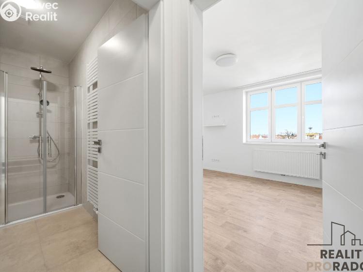 Pronájem bytu 1+KK Pardubice, Teplého 1375 č. 4