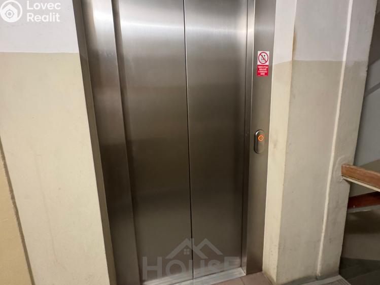 Sale apartment 2+KK Praha, Lodžská č. 12