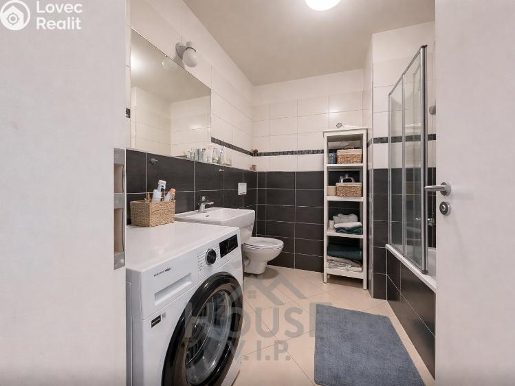 Sale apartment 2+KK Praha, Pod Harfou č. 4