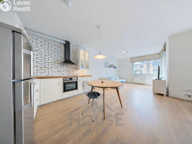 Sale apartment 2+KK Praha, Pod Harfou č. 7