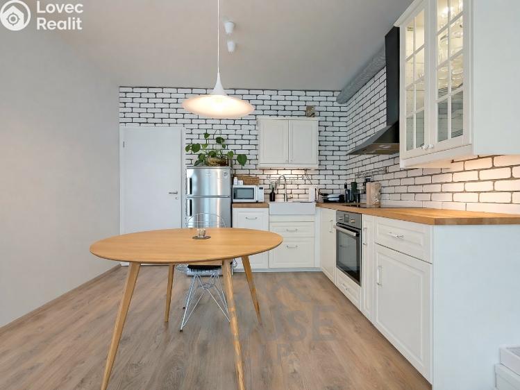 Sale apartment 2+KK Praha, Pod Harfou č. 8