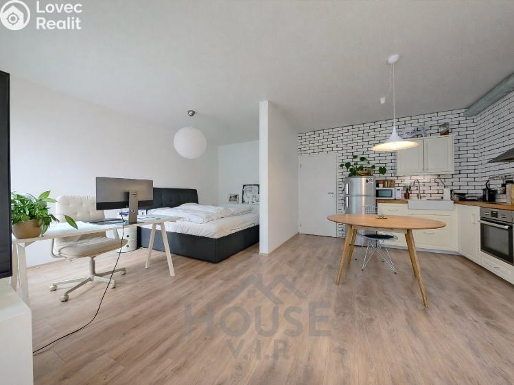 Sale apartment 2+KK Praha, Pod Harfou č. 10