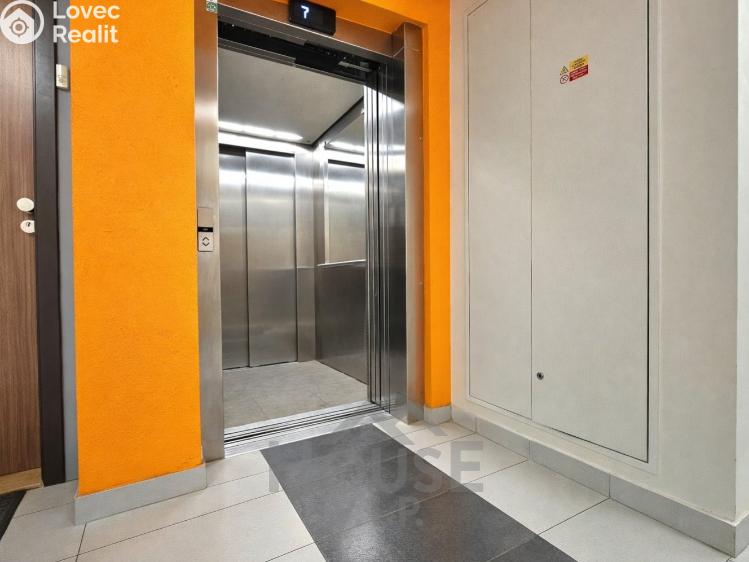 Sale apartment 2+KK Praha, Pod Harfou č. 22