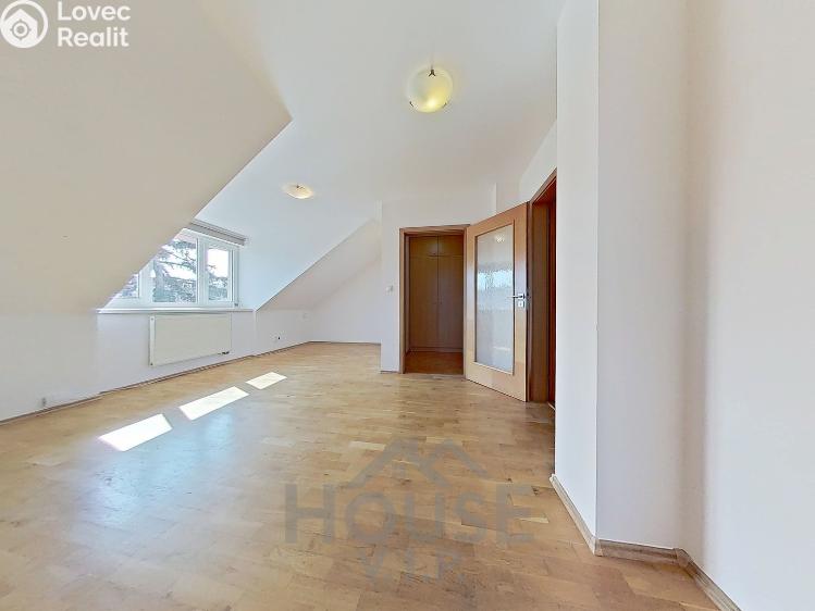 Prodej bytu 2+1 Praha č. 8