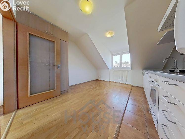 Prodej bytu 2+1 Praha č. 10