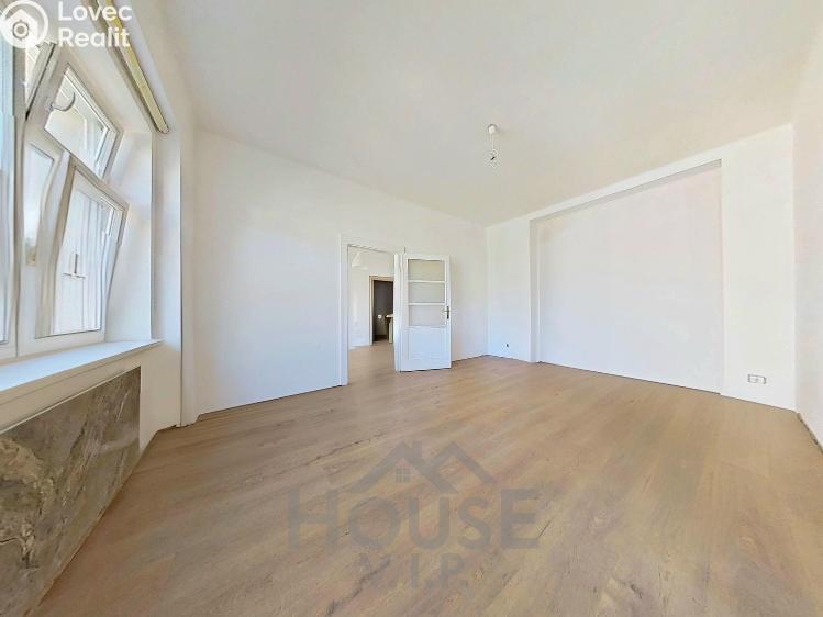 Sale apartment 2+KK Praha, Slávy Horníka č. 4