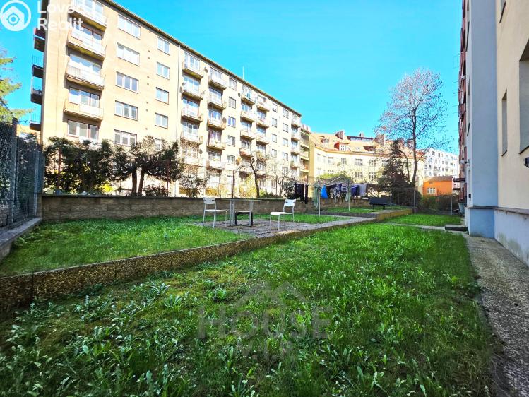 Sale apartment 2+KK Praha, Slávy Horníka č. 17