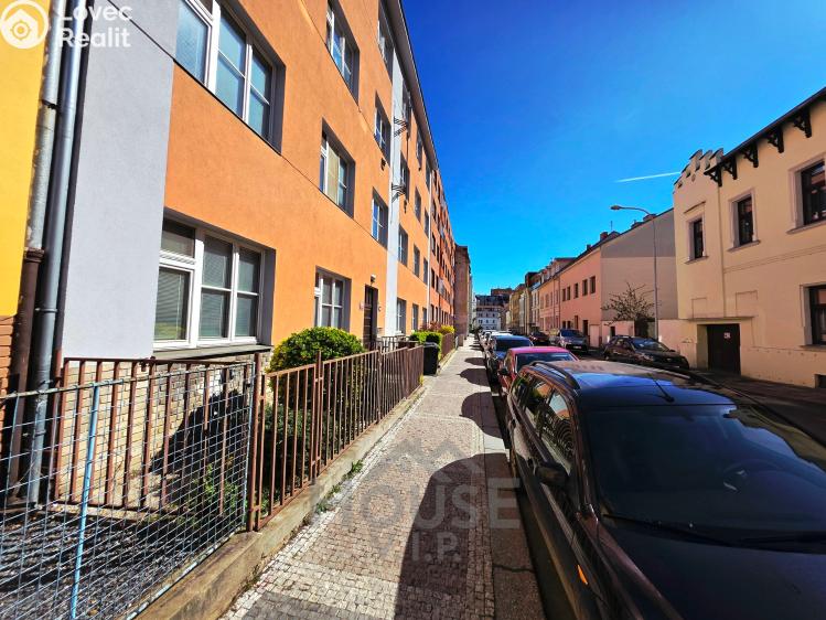 Sale apartment 2+KK Praha, Slávy Horníka č. 18