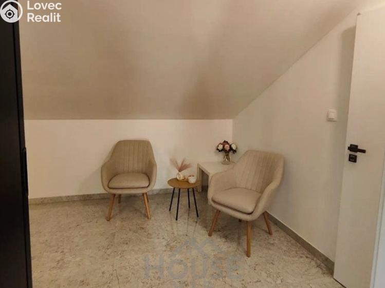 Pronájem obchodního prostoru Přelouč, Sportovní č. 17