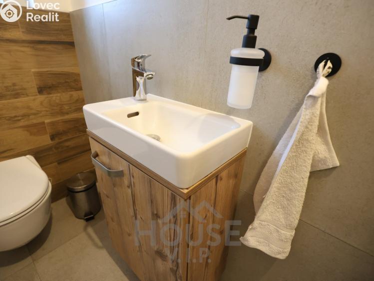 Продажа семейного дома Kostomlaty nad Labem, Západní 523 č. 46