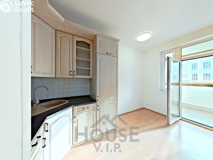 Prodej bytu 1+KK Praha, Poděbradská č. 10