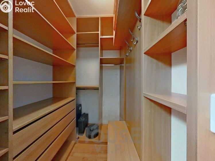 Prodej bytu 1+KK Praha, Poděbradská č. 14