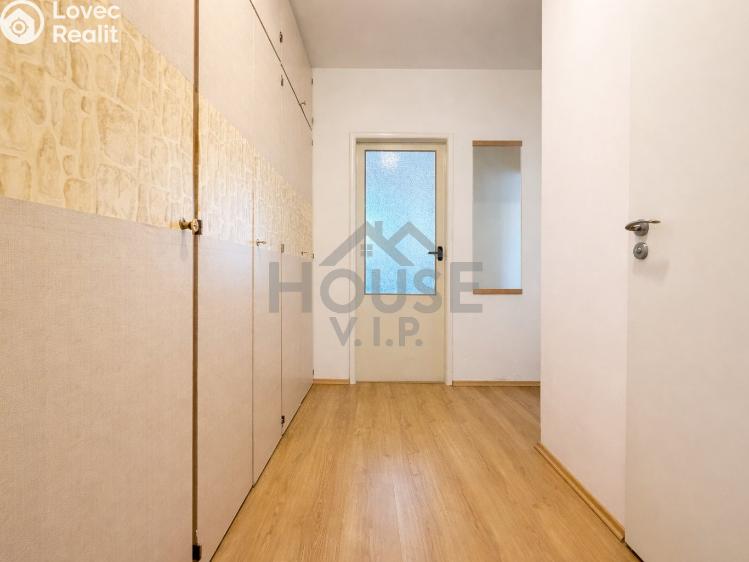 Sale apartment 2+KK Praha, Teplická č. 4