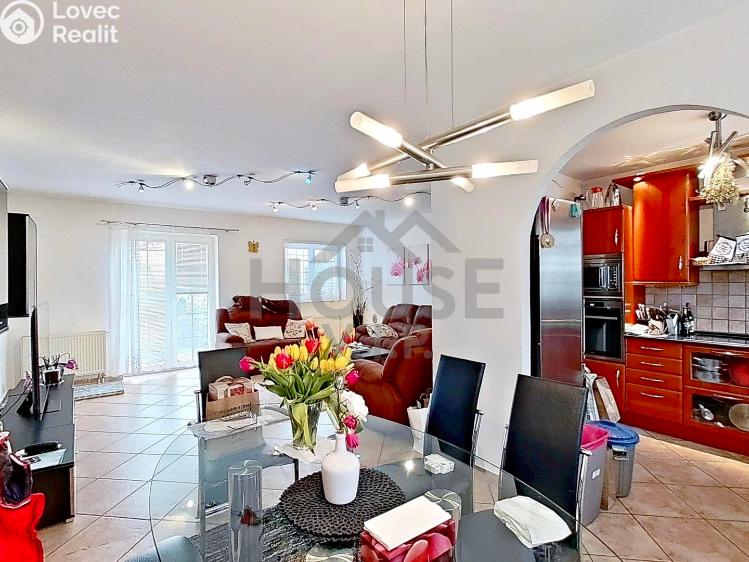 Продажа семейного дома Praha, Listopadová č. 9