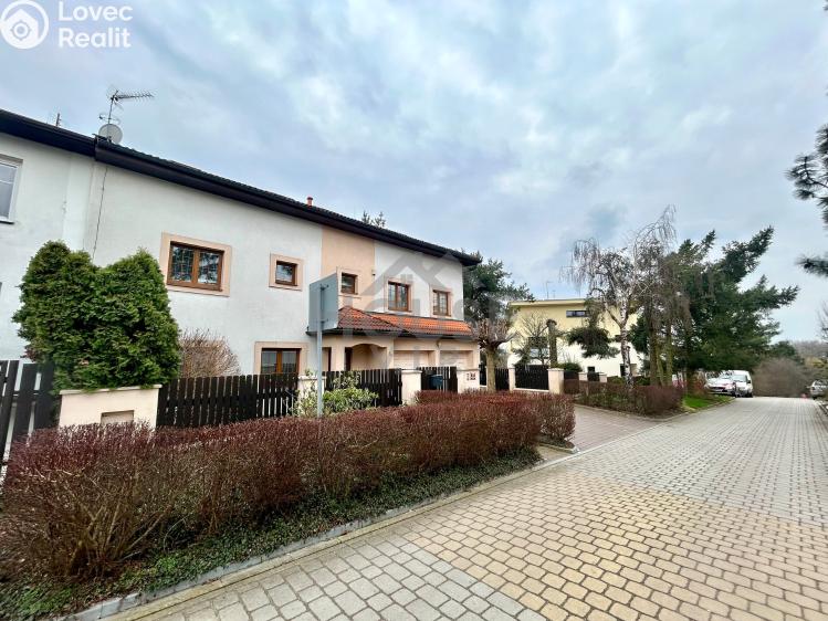 Продажа семейного дома Praha, Listopadová č. 35