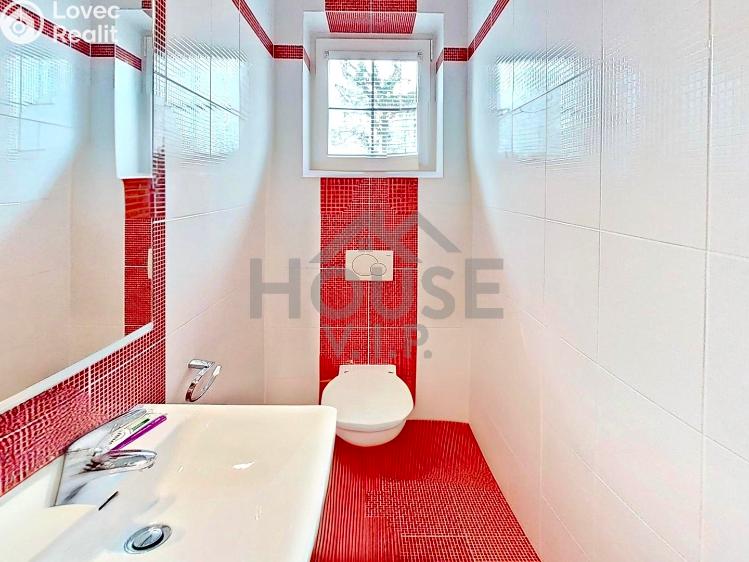 Продажа семейного дома Praha, Listopadová č. 50