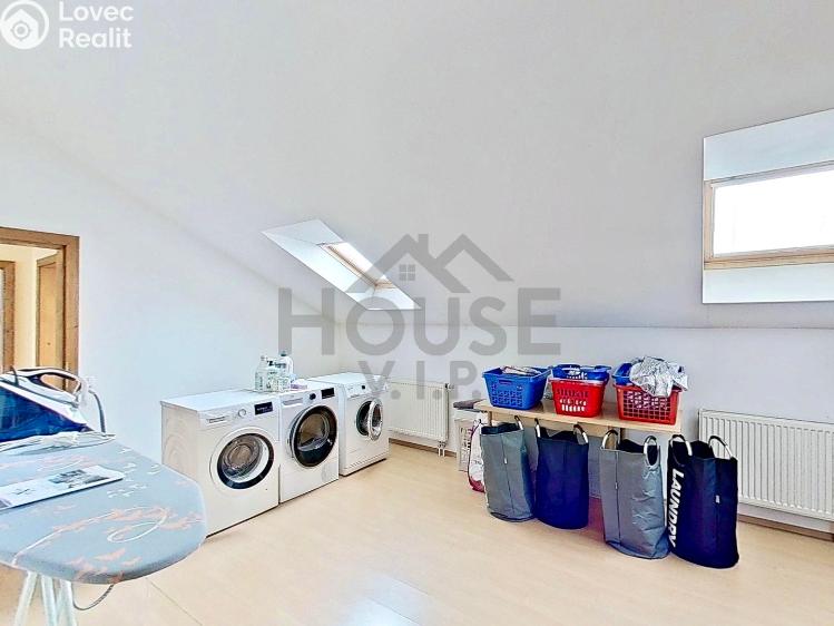 Продажа семейного дома Praha, Listopadová č. 73