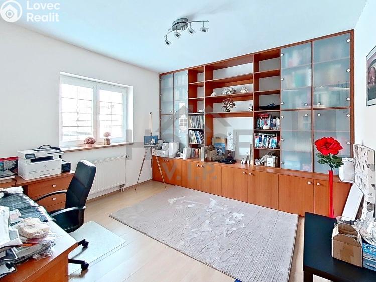 Продажа семейного дома Praha, Listopadová č. 83