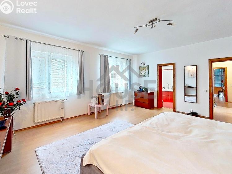 Продажа семейного дома Praha, Listopadová č. 85