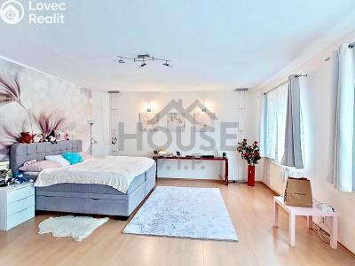 Sale family house Praha, Listopadová č. 6