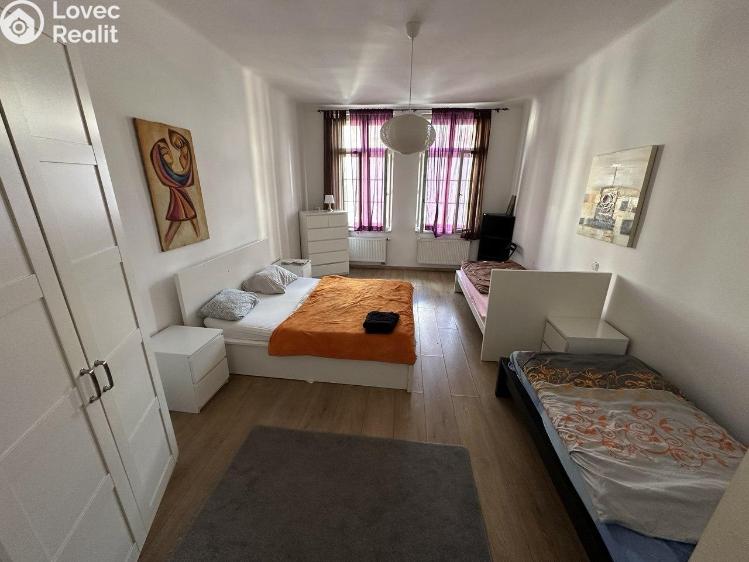 Pronájem bytu 3+1 Praha, Krakovská č. 6