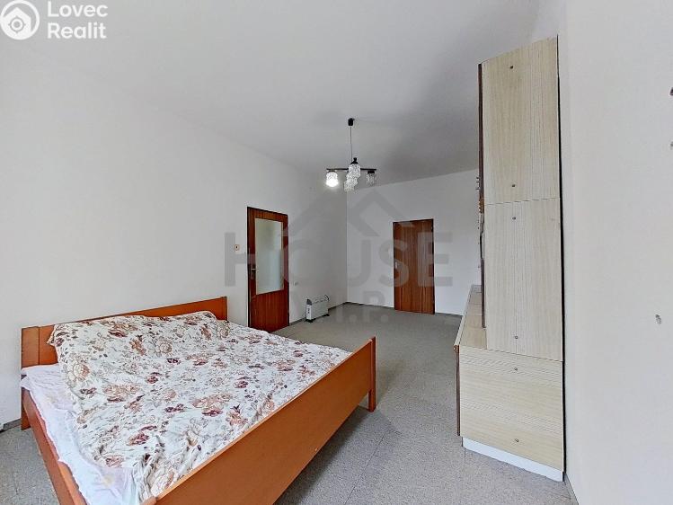 Sale apartment 2+KK Praha, Za Strahovem č. 7