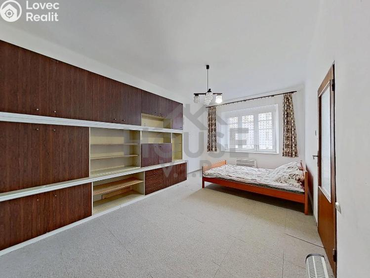 Sale apartment 2+KK Praha, Za Strahovem č. 9