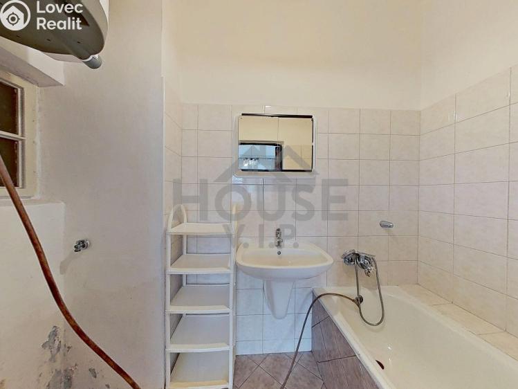 Sale apartment 2+KK Praha, Za Strahovem č. 14