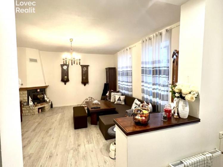 Sale multi-gen house Žatec, Žižkovo náměstí 86 č. 8