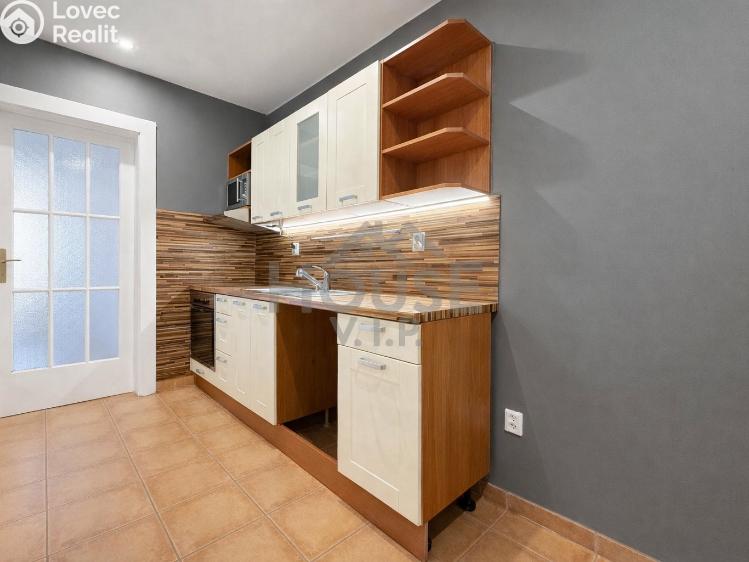 Prodej bytu 1+KK Praha, Prouzova č. 2