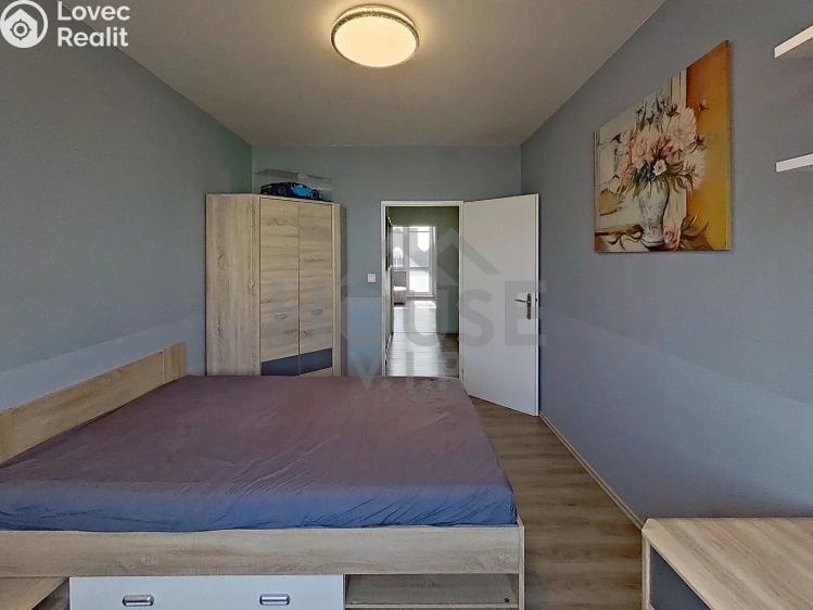 Prodej bytu 4+1 Praha, Mezi školami č. 8