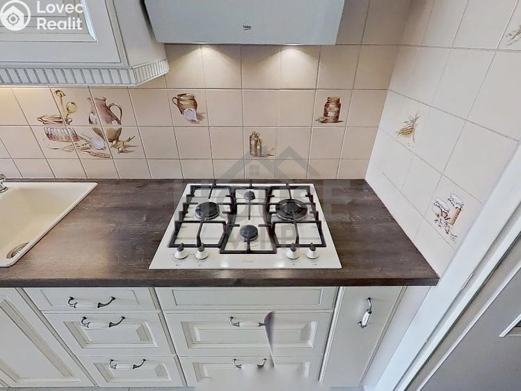 Prodej bytu 4+1 Praha, Mezi školami č. 21