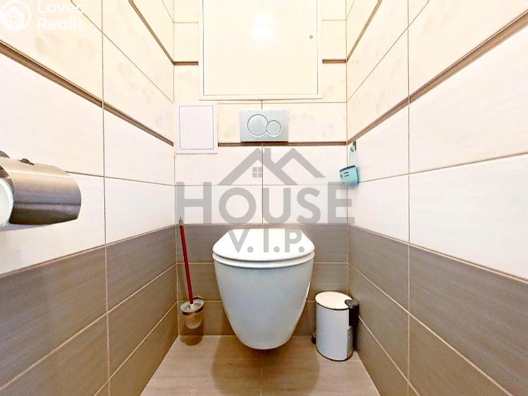 Prodej bytu 4+1 Praha, Mezi školami č. 27