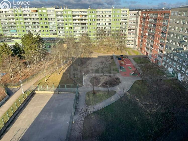 Prodej bytu 4+1 Praha, Mezi školami č. 32