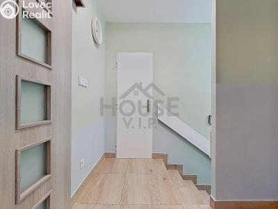 Sale apartment 4+1 Praha, Mezi školami č. 13